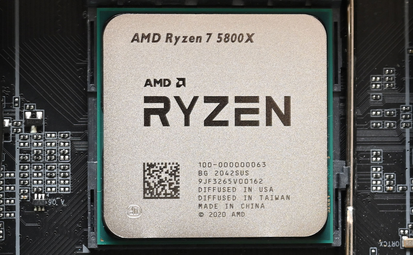 大幅値下!AMD Ryzen 7 5800X スピードには満足だが発熱が半端ない - PC