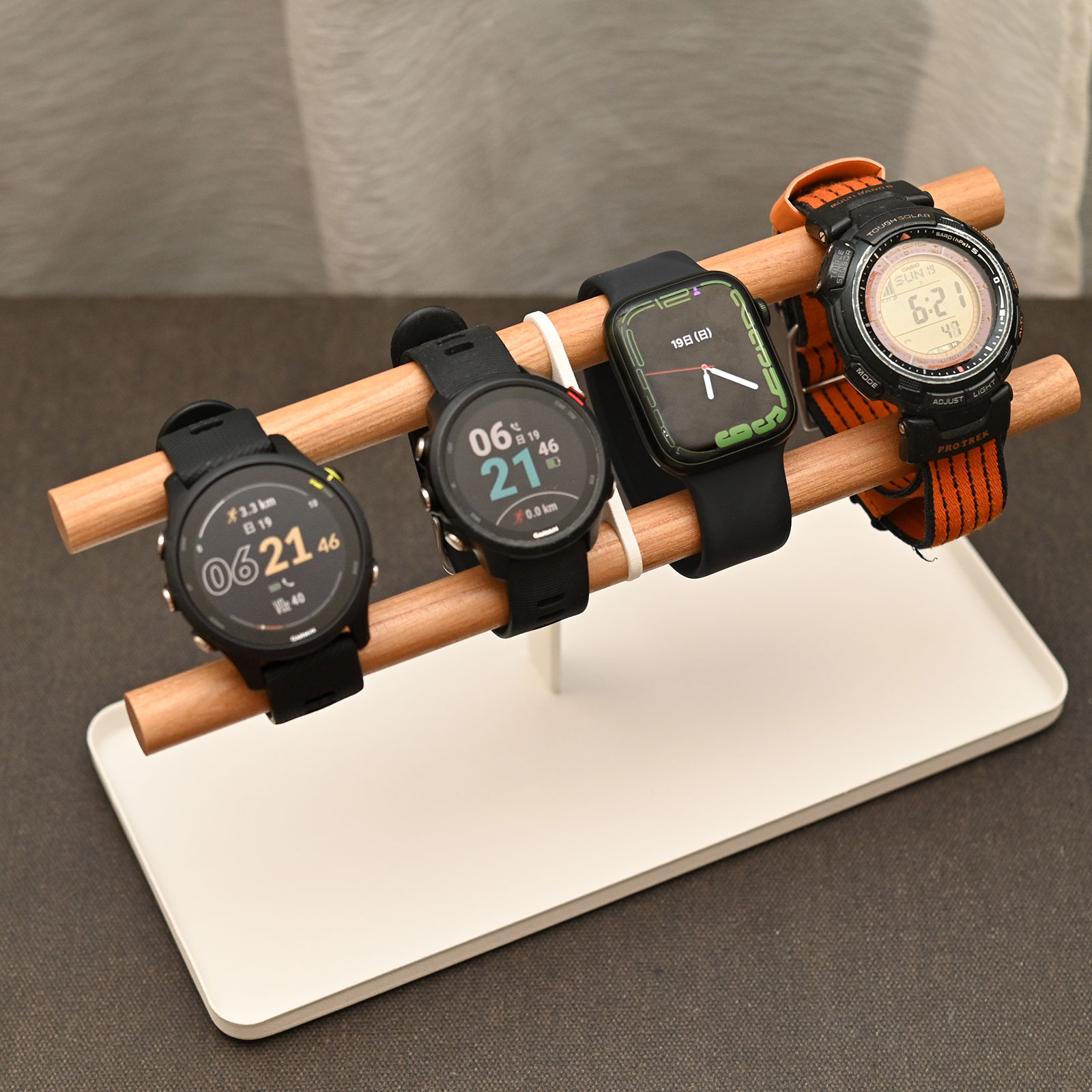 GARMINやApple Watchのおともに山崎実業 腕時計アクセサリースタンド - PCまなぶ